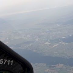 Flugwegposition um 10:46:39: Aufgenommen in der Nähe von Gemeinde Miesenbach, Österreich in 4936 Meter